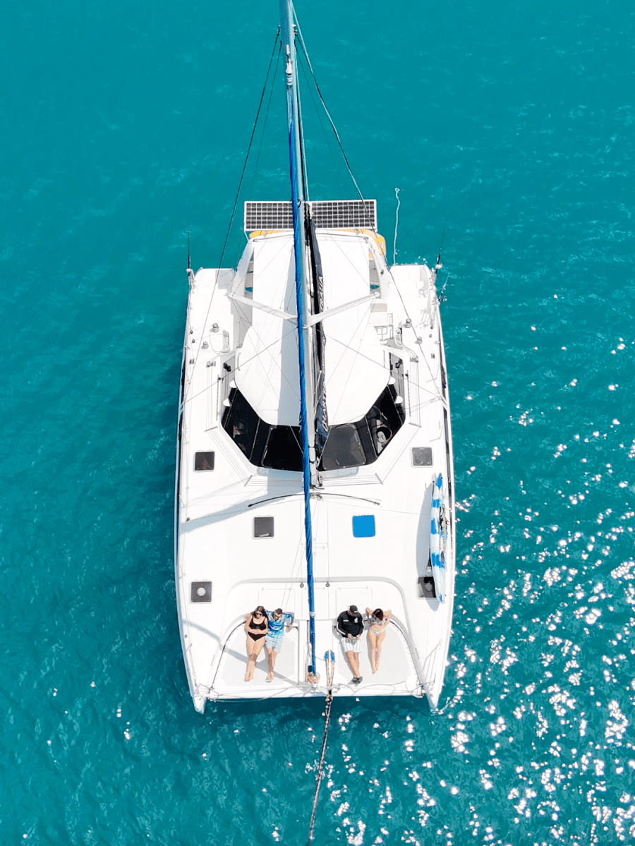 Sailing the Whitsundays
